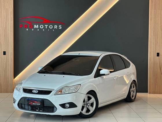 FORD FOCUS 1.6 GLX 16V FLEX 4P MANUAL FORD FOCUS 1.6 GLX 16V FLEX 4P MANUAL